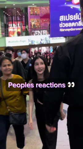 Peoples reactions. Nothing special 😌  #walkingdownthestreet #viralvideos #paparazzi #peoplesreactions #reactions 