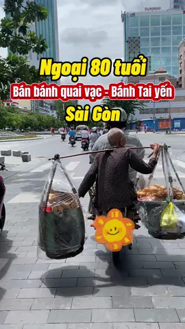 Cụ bà đã hơn 80 tuổi rong ruổi mưu sinh trên vỉa hè ở trung tâm quận 1 #dailyvlog #saigon 