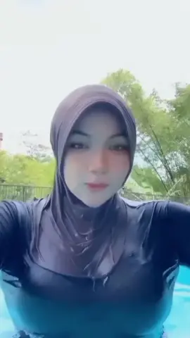 kolam renangnya besar ya