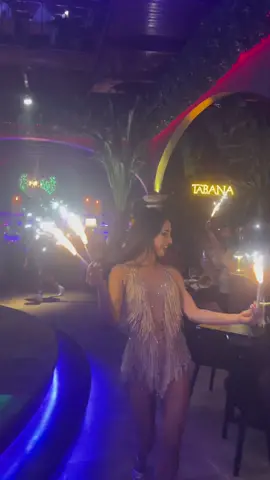 The best nightlife in Mallorca 💃🪩#Mallorca #España #Balearicislands #Mediterranean #Spain #Tabana #moroccotiktok #nightlife #arabictiktok #Magalluf #Playadepalma #ballermann6 