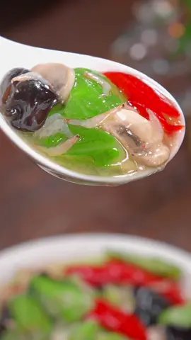 Mướp ngọt,  nấm, mộc nhĩ, và hương vị thơm ngon từ tép khô kết hợp lại tạo nên một bữa ăn thật là hấp dẫn. #tapnaumonngon #monngon #amthuc #anngon #muopxao