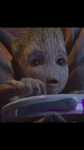 #groot #iamgroot #marvel #baum #hero #guardiansofthegalaxy #guardians #fyp #viral #funny #teennager #battery #gaming #nase #nose #n1ck94 