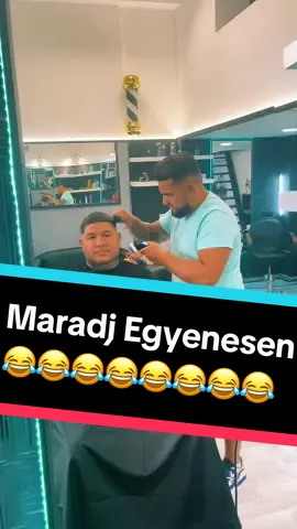 Maradj egyenesen😂😂💈#barber #barbershop #hajvagas #vicces 