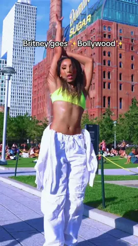 I will never pass up on dancing to a britney remix 💅🏽 #britneyspears 