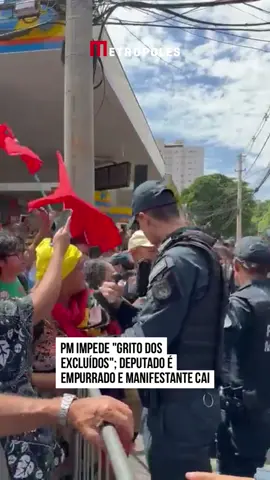 Cenas lamentáveis encerraram o desfile cívico-militar de 7 de Setembro, na região central de Campo Grande (#MS). A Polícia Militar bloqueou a passagem do tradicional 