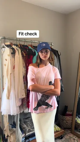 Everything i am wearing is thrifted babyyyyy #OOTD #thrift #fashion #fashiontiktok #fashioninspo 