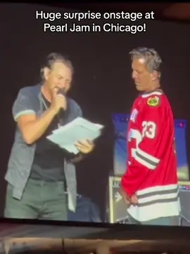 In a surprise announcement onstage during tonight’s Pearl Jam concert, Eddie Vedder revealed the Blackhawks will retire Hall of Fame defenseman Chris Chelios’ No. 7 jersey – one of Rocky Wirtz’s final wishes before he died. #NHL #hockey