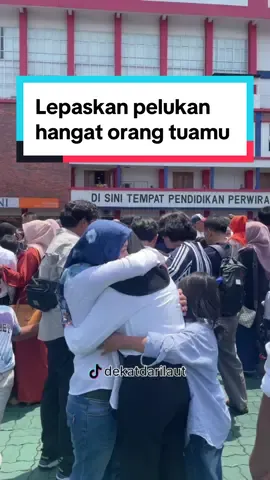 Selamat berjuang anak-anakku, relakan orang tuamu melepas pelukannya. #taruna #pipsemarang #pelaut 