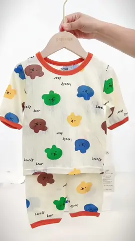The weather is getting hotter and hotter. Babies who like to sweat and get prickly heat must wear this home clothes. The fabric is soft and skin-friendly, comfortable and cool to wear, breathable and not stuffy.