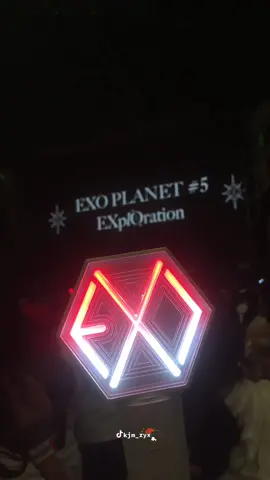 kalo ada kesalahan maaf yaa, susah banget nyari fotonya, negara mana lagi nihh yg belum ada di list? lighstick exo (pharynx/ eribong) emang sebagus itu gak sihh? 😍  #exo #exol #xback #xingmi #weareone #exo #saranghaja #xiumin #suho #lay #baekhyun #chen #chanyeol #kyungsoo #kai #sehun #ot9 