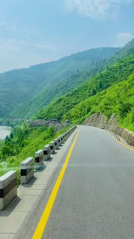 Yo Bato hudai koko janu hunxa aafno gau❤️🥺🥀