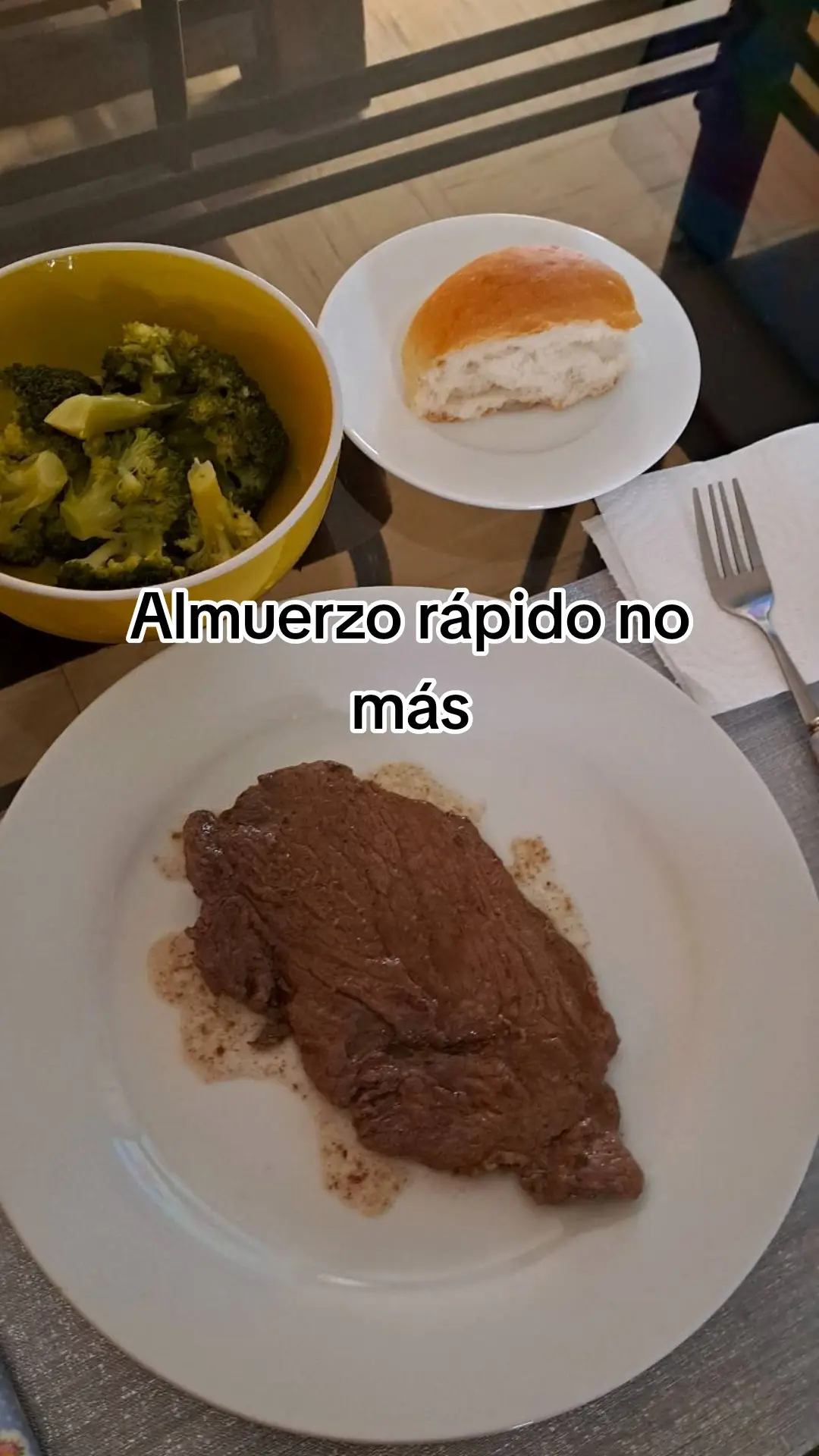 Almuerzo rápido  #almuerzo #hechoencasa #bistec #comida #foodtiktok #chilena #chile #parati #foryoupage 