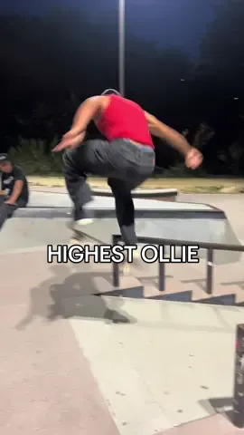 Be honest , who has thebhighest ollie ? 🤔😂  #fyp #ollie #skatersoftiktok #fypシ #trending #Skateboarding #skating #skaters #skatepark 