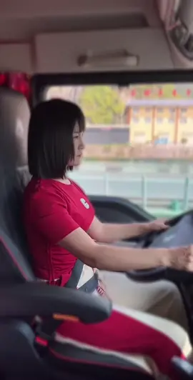 #china #gaixinht #nutaixe #girldriver #girlchina #LearnOnTikTok #truck #trucking #chinatruck #daukeo #truckdriver #funnytruck #truckdriver #nutaixe #sinotruk #gaxinhtiktok #xuhuong #learnontiktok #truckingvn #giaitri #girls #taixe #howo #girlbeauty 
