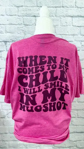 When it comes to my child i will smile in my mugshot 🙌🏻 #smileinmymugshot #whenitcomestomychild #trendytshirts #mamadontplay #mamabear #imaboutthatlife 