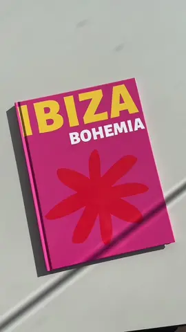 My assouline photobook 🌸🩷🐙🎀 #ibiza #assouline #photobook #travelbook 