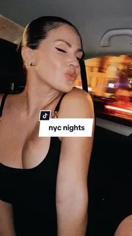 Only #nyc can keep me out this late✨ #newyork #fashionweek #nyfw #besties #tinbuilding #lowereastside 