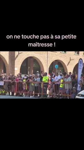 Flag défend sa petite maîtresse ! 🥹😍#bergerhollandais #BH #policemunicipale #k9units #k9unit #k9police #k9policedog #brigadecynophile #policedog #unitecynophile #k9partner #k9training #k9policemunicipale #brigadecanine 