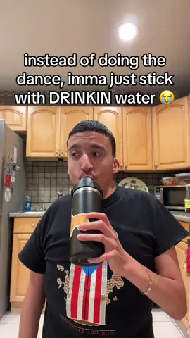 i tried to do it and i look like a damnnn fool LMFAOOO 🤣 #fyp #foryou #tyla #water #dance #challenge #funny 