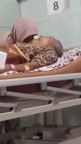 Seorang nenek memiliki tempat yang istimewa di hati cucu-cucunya. Ketika nenek pergi meninggalkan kami semua, kami hanya bisa menangis dan mengingat semua kebaikannya terhadap kami semua. Air mata ini hanya sebagai tanda bahwa dirinya telah tiada, namun semua didikannya masih tetap hidup bersama kami setiap hari dan sepanjang waktu. Bimbingan dan nasehatnya kami ingat selalu sebagai tanda jasa yang tidak pernah terlupakan darinya. Perpisahan dan air mata akan berubah menjadi kenangan tentang nenek yang akan selalu kami kenang, sekarang dan selamanya. Semoga nenek diberikan ketenangan di sana. #nenek #fypシ゚viral 