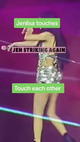 Jenlisa touch each other 💖😁🤩😍 #fyppppppppppppppppppppppp #lisablackpink #jennieblackpink #jenlisa 