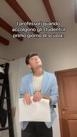 Non potete negarlo…😂 #commedy #scuola #viral 