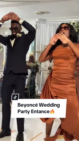 Did they kill it or na?🕺🏽 #bridalpartyentrance #bridesmaid #groomsman #weddingtok #weddingparty #beyonce #blueivy #mypowerchallenge #weddingcontentcreator #njweddingcontentcreator #weddingcontent 