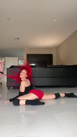 Ariana Grande - Fantasize viral dance💕 How did I do? #fantasize #arianagrandefantasize #danceviral #arianagrande (tiktok im a dressed adult doing a dance routine) 