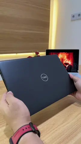 Dell Latitude 5400  Spesifikasi :  ✅Processor Intel core i5-8350U @ 1,90Ghz (8Cpus) ✅Ram 16gb ddr4 ✅SSD 256gb NVME ✅Layar 14 inch  ✅Resolusi 1920 X 1080 IPS FULL HD ✅TOUCHSCREEN ✅Port (Usb x3, sd card, SIM card, Lan, hdmi, type C, Jacksound, Kensintone Lock) ✅Windows 10 Pro #laptopmahasiswa #laptopkerja #laptopbisnis #laptoppadang #wijayakomputerpadang #Laptop Dell Untuk Design 