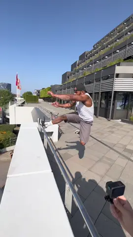 See ya later looser! #parkour #freerunning #extreme #parkourclips 