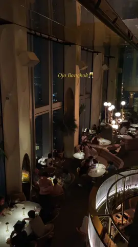 Bangkok’s highest restaurant with glamorous design and creative Mexican cuisine 🥂✨🎂                                                                                                     #ojobangkok #dinnertonight #nightview #bangkoknight #restaurant #bangkokbar #thestandardbangkok #bangkokrooftop #skyscaper #mahanakornbuilding #cafebangkok  #prebirthdaygift #nightvibes #mexicancuisine 