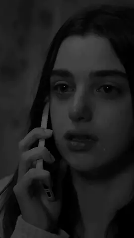 مااسواء شعور الصدمه 😖الي تجيك من اقرب حب لحياتك تحسها غصه ومانت قادر تفضفضها ولااصعب من ذالك  انك تحاول تتنساها وكل ماتجي تنام تتذكرهاوتوجعلك قلبك💔😭
