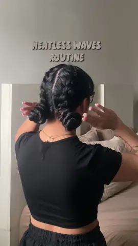 my ✨heatless waves✨ routine! (As a preface it definitely helps that my hair is already wavy in itself) #heatlesswaves #heatlesscurls #tutorial #heatlesscurlstutorial #heatlesswavestutorial #yeshipolito #noheathairstyles #noheathair #hairstyle #DIY #Vlog #viral #fyp 