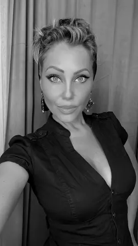 Stepping into the enchanting world of 1960s Italian cinema, where grace and style reigned supreme. 🎥✨ Embracing the allure of iconic Italian actresses like Sophia Loren and Claudia Cardinale, with their impeccable fashion sense and timeless beauty. 🇮🇹💃✨ Transporting myself to an era of classic sophistication and glamour. 🕊️💄 #ItalianActressInspired #VintageElegance #1960sStyle 