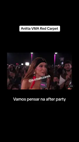 @Anitta  no tapete vermelho do VMA 2023. Fiz a tradução correndo, então relevem os erros! Kkkk 