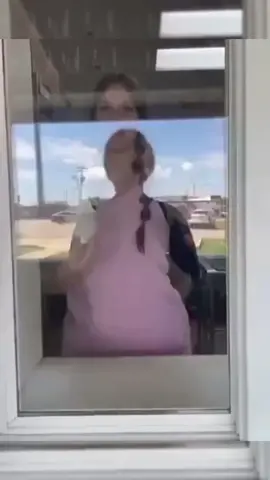 The end though😂😂😂@funny)))  #funny #animals #funnyvideos #funnyvideo #laugh #prank #baby #fun #fyp 