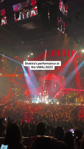 I was going feral, the colombian girls were winning tonight #shakira #karolG #MTVVMAs #mtvvmas2023 #videomusicawards2023 