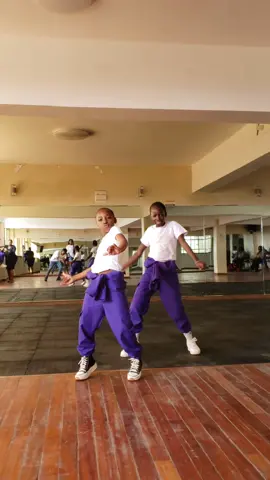 🤣🤣🤣late on this trend but anyways...@Stacy from @Thee Starlets 🌟 taught me this In a minute and I tried🥰😍 @mafi.a_Pro is the guy behind the cam follow them today#jenniefavour #theestarlets #fypシ 