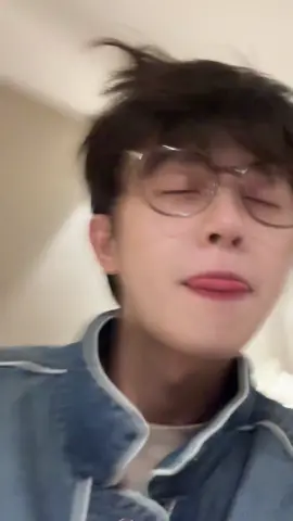 好可爱#中国男人 #วาสนาผู้ใด๋น้อ #หนุ่มจีน #帅哥 #🇨🇳🇨🇳 #chinaboy #douyin_tiktok_china #ผู้จีนหล่อบอกต่อด้วย #ผู้จีนงานดีย์🇨🇳🇨🇳 #可爱 #帅气 #ผู้ชายใส่แว่น 