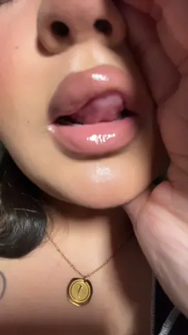 @bri🧿 this transition you created has me in a chokehold 😭  #makeupgirl #transitionideas #makeuptransitions #newtransitionidea #fypシ #viraltransition 