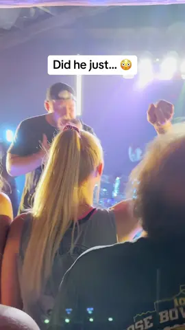 He just… ran on stage… 😐 then THIS happened 👀 #metalcore #metalmusic #musictok #micahariss