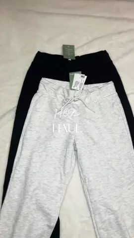 Prepping for the cozy season   🥰 🫶🏻🤎 > #fyp #hmfallhaul #hmfinds #hmhaul2023 #hmfallfashion #hmfashion #fallfashioninspo #womensfallfashion #pakistanitok #punjabi 