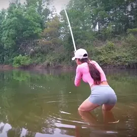 #fishing #girls #amazing #fishinglife #amazingfishing #beautiful #trending #girl 