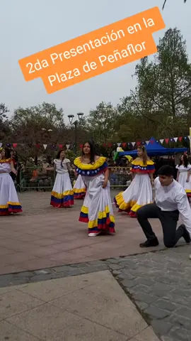 Hermoso Baile de mis niños Venezolanos Leo Leo Le #juventud #fypシ #cultura #chile🇨🇱 #felicesfiestaspatrias #integracion #bailes #liceopeñaflor #viral #tamboresvenezolanos🇻🇪  #regionmetropolitana  #venezolanosenchile🇻🇪🇨🇱 #leoleole @hk 