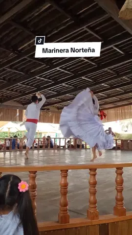 Quienes aman nuestra danza bandera? 🇵🇪#kusinapachacamac #viral #peru #fyp #eventosperu #horaloca #marinera 