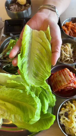 One of the delicious way to eat your vegetables. Our lettuce is complimentary and free flow to go with your bbq meat.  #koreanbbq #koreanfood #kbbq #wagyu #lettucewrap #lettuce #ssam #kimchi #melbournefood #melbournerestaurant 
