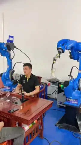 Robotic Cafe 😄 #robot #hitech #robots #robotic #robotics #roboticarm #roboticarms 