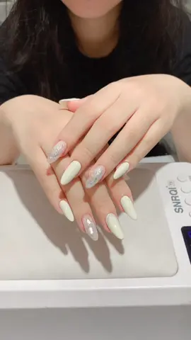 Nail trắng cho các nàng ko thích gắn chảm đá đây a#nail #xh #namia #dạynghềnail 