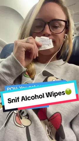 Do you ever get queasy on airplanes?! ✈️ Take some alcohol wipes with you and sniff them when you start to feel nauseous!🤢  Works like a charm👌🏼 Did you know this?!🤔 #travelingtips #LifeHack #momsover30 #disneynerd
