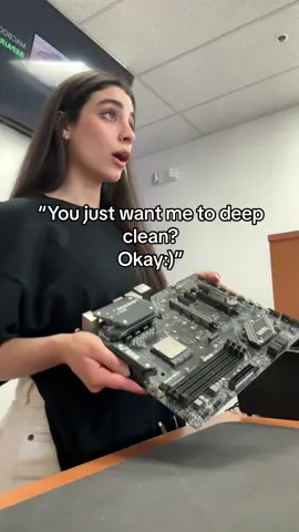 She ✨clean✨#fyp #techtok #technician #repairshop #supportsmallbusiness #techbaddies #halloftech #techshop #techrepair #california #lamirada #oc #anaheim #phonerepair #motherboard 